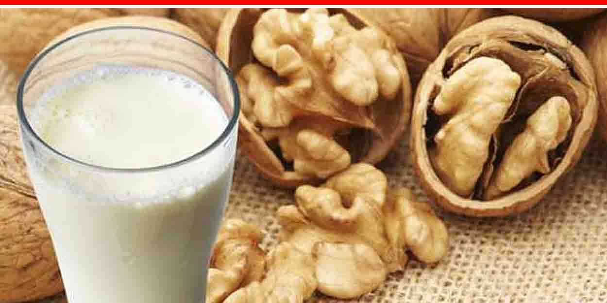सोने से पहले दूध में उबाल कर पीएं अखरोट, मिलेंगे कई फायदे