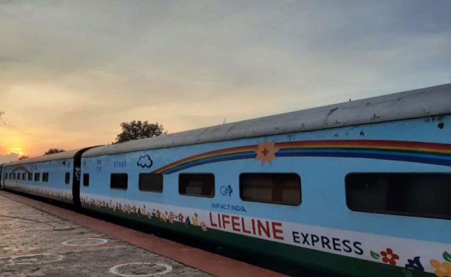 भारतीय रेलवे ने बनाई दुनिया की पहली अस्पताल ट्रेन द लाइफलाइन एक्सप्रेस