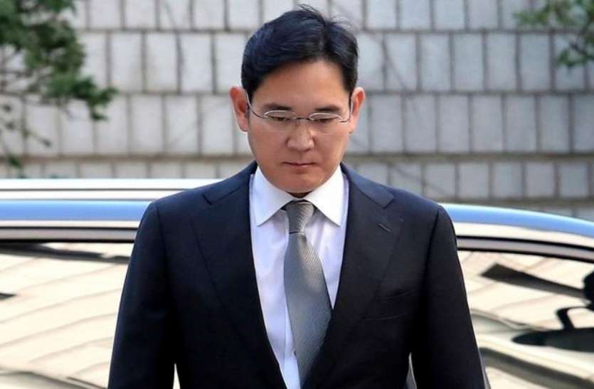 सैमसंग इलेक्ट्रॉनिक्स के उपाध्यक्ष ली यांग रिश्वत देने के आरोप में गिरफ्तार, ढाई साल की जेल