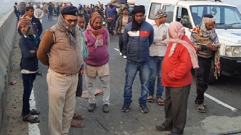 बिहार के कटिहार में भीषण सड़क हादसे में एक ही परिवार के 6 लोगों की मौत, तीन घायल