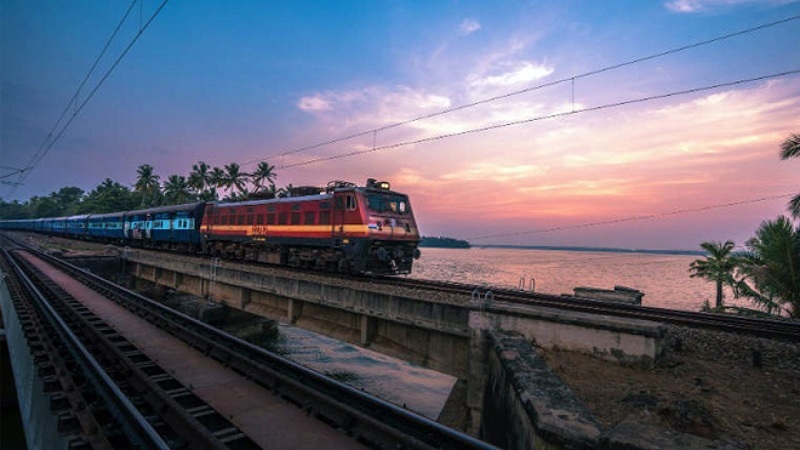 भारतीय रेलवे ने फिर शुरू की यूटीएस ऑन मोबाइल ऐप सुविधा