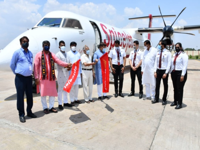 ग्वालियर: सिंधिया ने किया पांच शहरों के लिए हवाई सेवा का शुभारंभ, सांसद ने दिखाई झंडी, पुणे के लिए फ्लाइट रवाना
