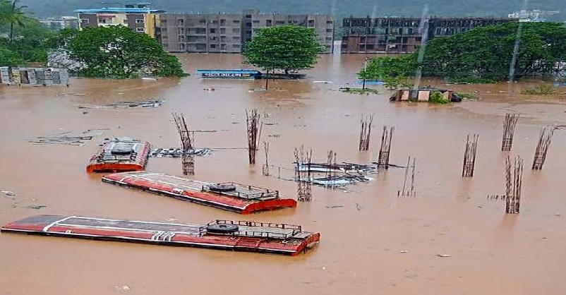 मुंबई के पास रायगढ़ में लैंडस्लाइड से हुई 36 लोगों की मौत, कई को बचाया गया