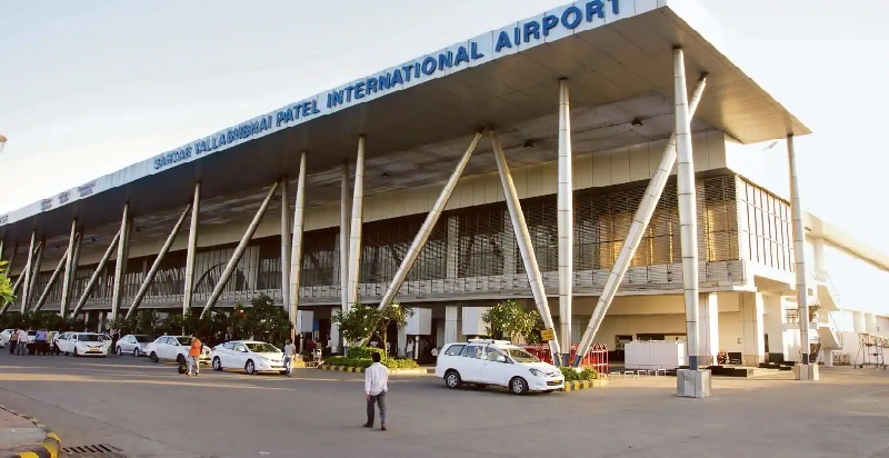 रनवे पर चल रहे मरम्मत कार्य के चलते 31 मई तक हर दिन 9 घंटे बंद रहेगा अहमदाबाद एयरपोर्ट