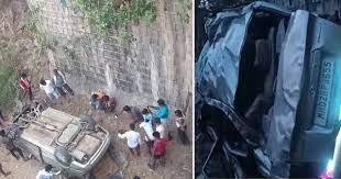 बिहार के औरंगाबाद में बारातियों की कार पुल की दीवार तोड़ 25 फीट नीचे नहर में गिरी, 5 लोगों की मौत