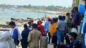 वाराणसी: गंगा नदी में नाव पलटी, 6 लोग डूबे, दो को बचाया, 4 लापता