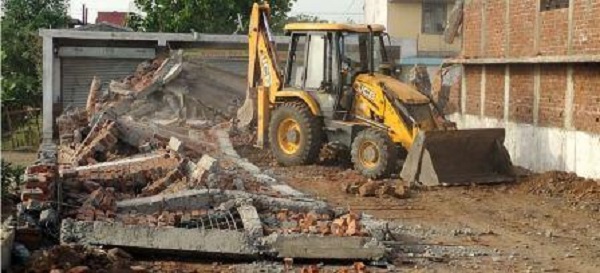 जबलपुर में एक और भूमाफिया का अवैध कब्जा जमींदोज, एक करोड़ की शासकीय जमीन पर किया था निर्माण