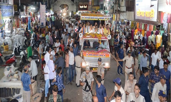 सीएम शिवराजसिंह चौहान ने जबलपुर में महापौर-पार्षद प्रत्याशियों के समर्थन में किया रोड-शो, जगह जगह भव्य स्वागत