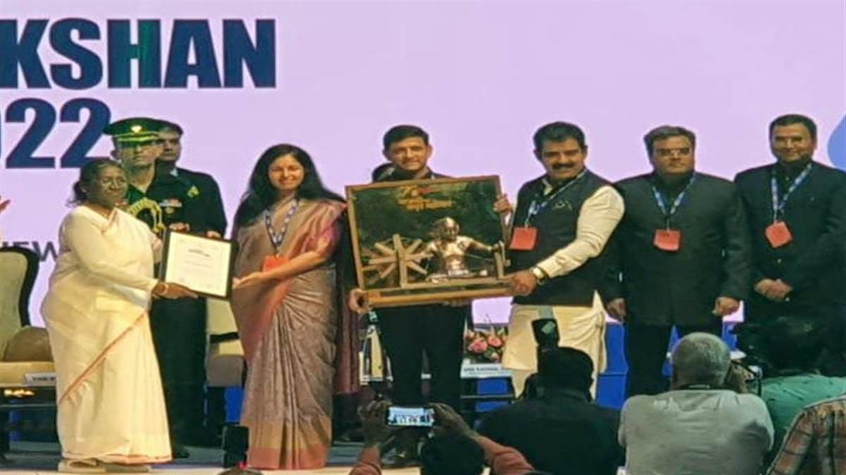 पूरे देश में एमपी का इंदौर स्वच्छता में छठी बार नंबर वन बना, राष्ट्रपति ने दिया पुरस्कार