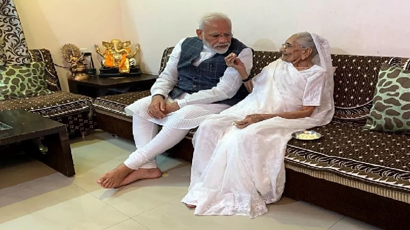 प्रधानमंत्री नरेंद्र मोदी की मां हीराबेन का आज सुबह निधन, सौ वर्ष की उम्र में ली अंतिम सांस