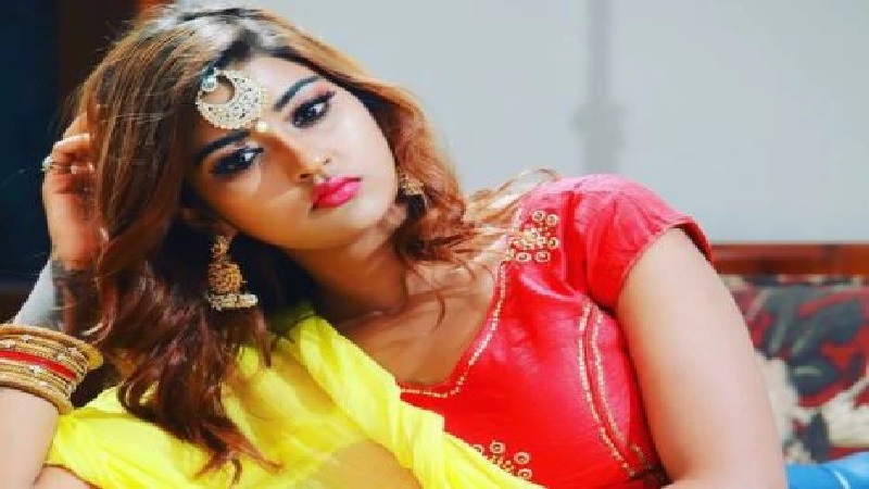 मशहूर भोजपुरी अभिनेत्री और मॉडल आकांक्षा दुबे ने वाराणसी के होटल में लगाई फांसी
