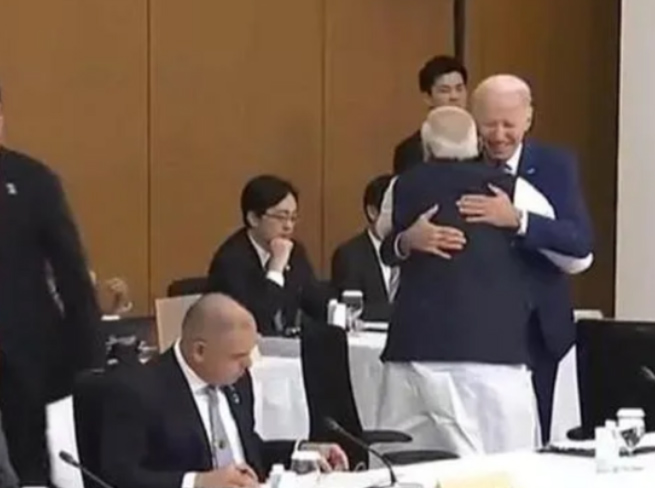 PM Modi के पास खुद चलकर आए अमेरिकी राष्ट्रपति बाइडेन, जापान में गर्मजोशी से लगाया गले