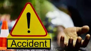 बिहार: कंटेनर ट्रक की खड़ी बस से टक्कर, चुनाव ड्यूटी पर जा रहे दो पुलिसकर्मियों की मौत, 12 घायलों में 6 गंभीर
